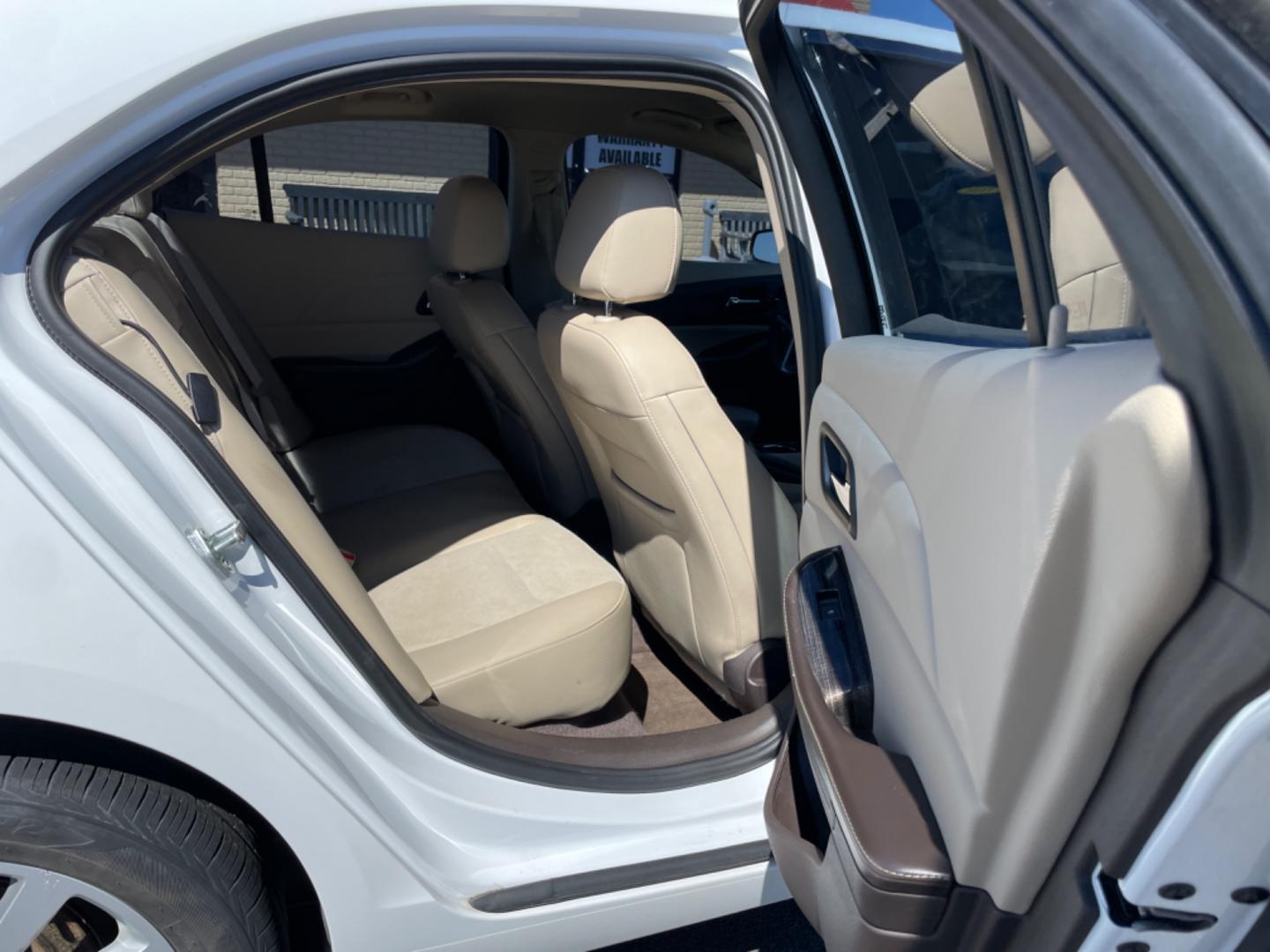 2014 White Chevrolet Malibu (1G11E5SL9EF) with an 4-Cyl, 2.5 Liter engine, Automatic, 6-Spd w/Overdrive and Manual Mode transmission, located at 8008 Warden Rd, Sherwood, AR, 72120, (501) 801-6100, 34.830078, -92.186684 - Photo#9